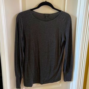 Long sleeve gray top